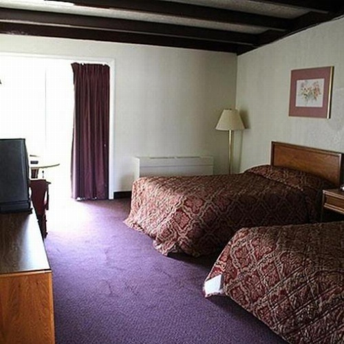 Hometown Inn Staunton image 9